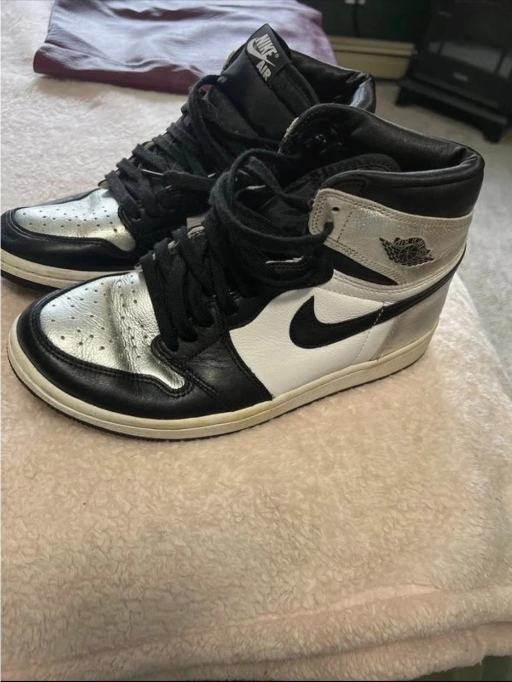Nike High-Top Sneakers - Black / White / Silver